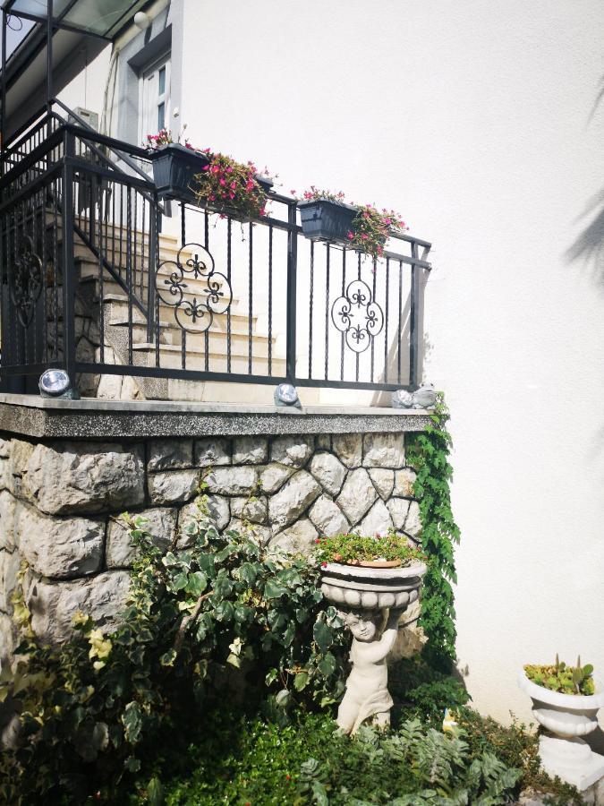 Apartments By The Sea Selce, Crikvenica - 16375 المظهر الخارجي الصورة