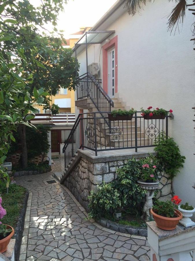 Apartments By The Sea Selce, Crikvenica - 16375 المظهر الخارجي الصورة